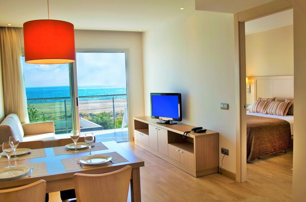 Apartaments Maritim Castelldefels Kültér fotó