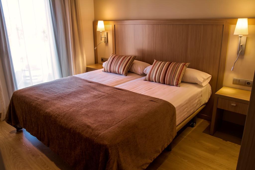 Apartaments Maritim Castelldefels Szoba fotó